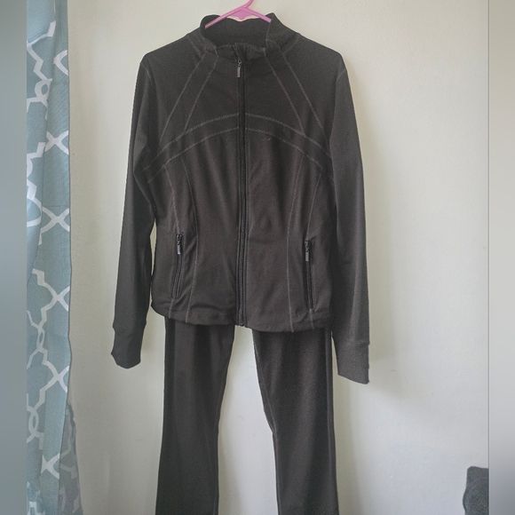 Women's Define Slimming Yoga Athletic Set - Expresso - Picture 5 of 8